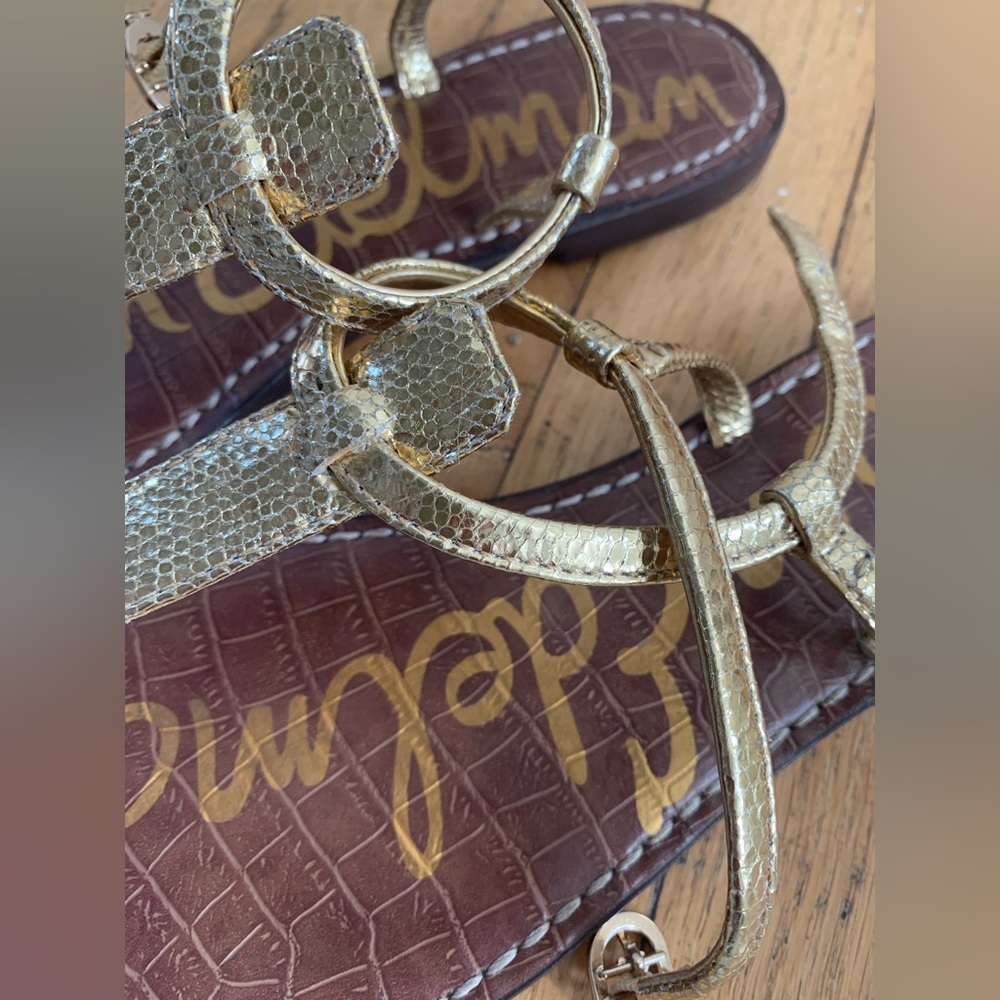 Sam Edelman Gigi Thong Sandal in Amber Gold Metallic